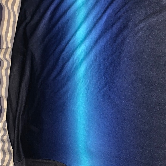 T-Shirt - Picture 3 of 3